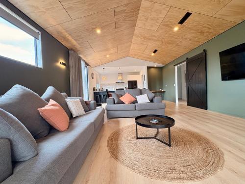 Χώρος καθιστικού στο OHAU I Love 17