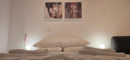 Postel nebo postele na pokoji v ubytování Habito Luxury Apartment - Breakbooking CY