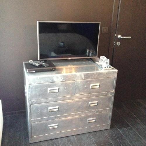 TV o dispositivi per l'intrattenimento presso All In One