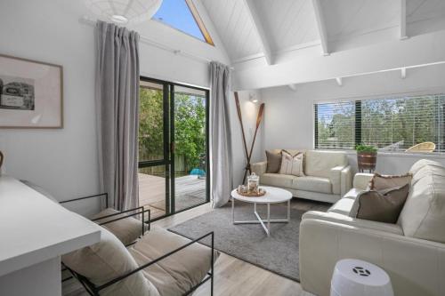 Posezení v ubytování Relax on Williamson - Whangamata