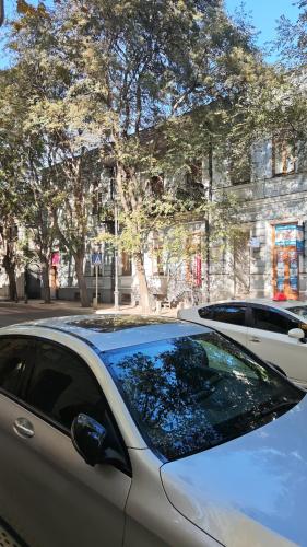 Afbeelding uit fotogalerij van Royal harmony hotel in Itʼkhvisi