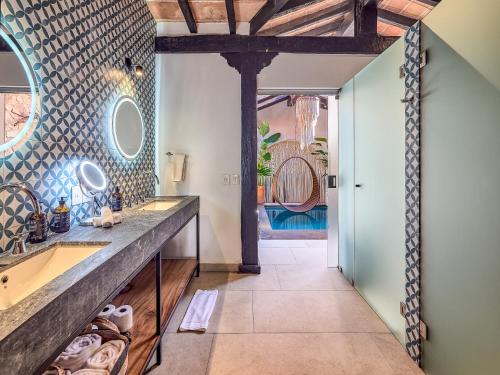 Ένα μπάνιο στο Maxwell Residences at Indah