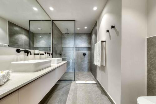 Ένα μπάνιο στο Domaine d'Anbalaba - Baie du Cap - Ile Maurice