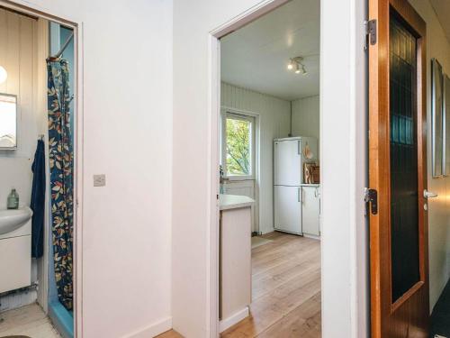 Koupelna v ubytování 6 person holiday home in Ørsted-By Traum