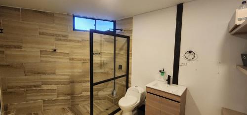 Ένα μπάνιο στο King the Glamp