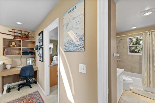 Koupelna v ubytování Private Mountain Home by Summit County Mountain Retreats