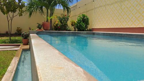 3 BDR Quiet and Secure Home- Views, Private Yard and Pool