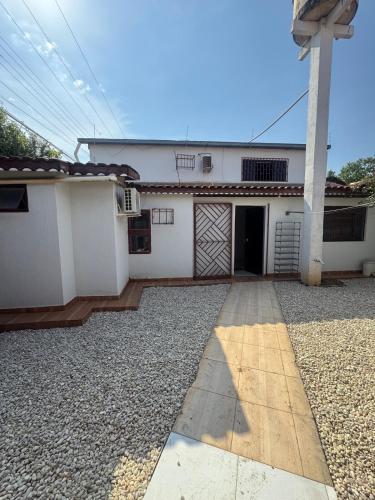 Το κτήριο όπου στεγάζεται  η παραθεριστική κατοικία