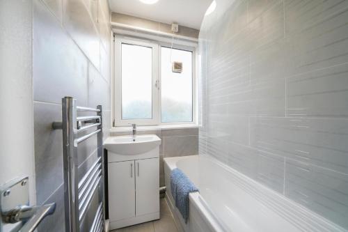 Phòng tắm tại The Maynard Retreat 5 mins to Woolwich Arsenal