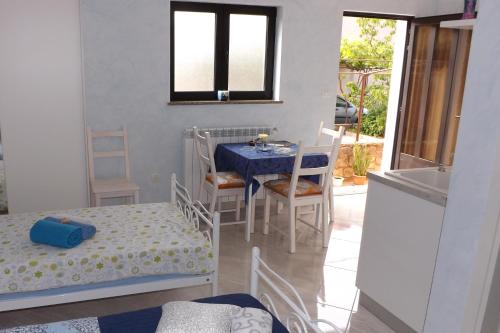 Studio Umag 6932a