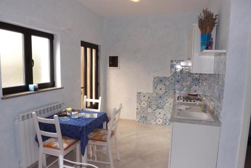 Studio Umag 6932a