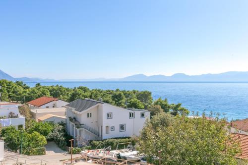 Apartments with parking space Zivogosce - Blato, Makarska - 22253