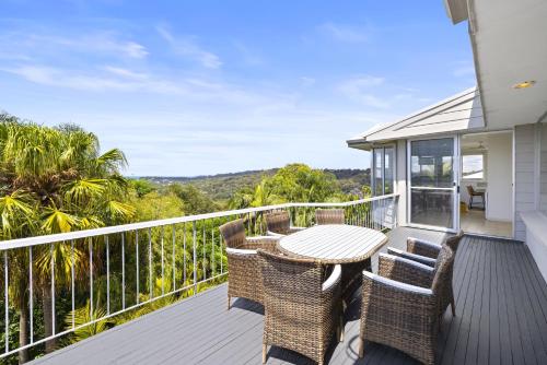 Balkón nebo terasa v ubytování Spacious 5-Bed Beach House with Ocean View