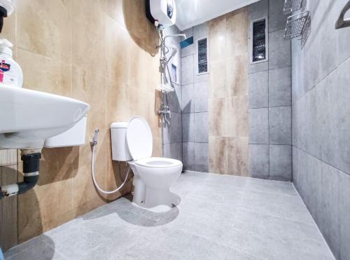 Ένα μπάνιο στο Amjad5