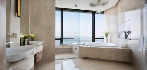 Koupelna v ubytování Grand Hyatt Dalian