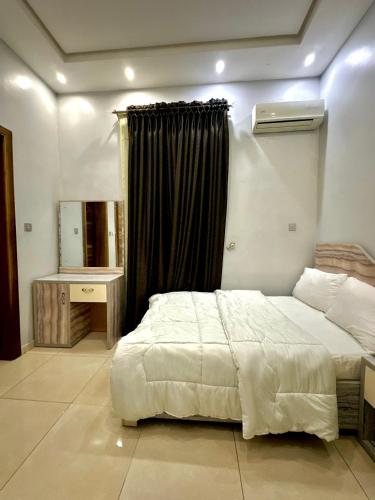 Galeriebild der Unterkunft Mega Villa 5 Bedroom Stand Alone Duplex in Ikuata