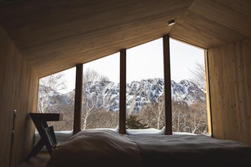 Nespecifikovaný výhled na hory nebo výhled na hory při pohledu z hotelu