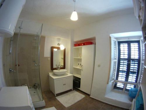 Ένα μπάνιο στο Croatian Beach House Omiš