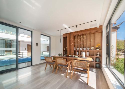 Μπαλκόνι ή βεράντα στο Yinlu Hongyuan (East Gate Store of the Old Town of Lijiang)