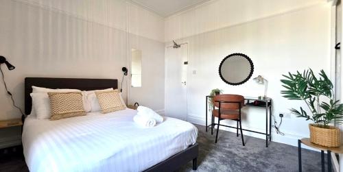 Claude Road Apartments by Switchback Stays photo 45