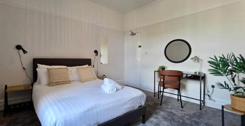Claude Road Apartments by Switchback Stays photo 20