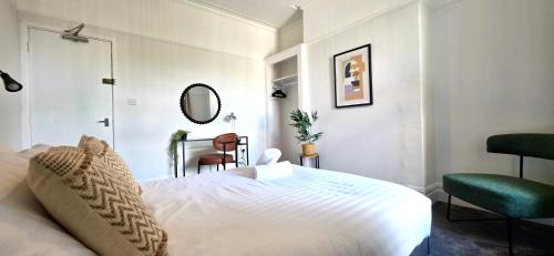 Claude Road Apartments by Switchback Stays photo 13
