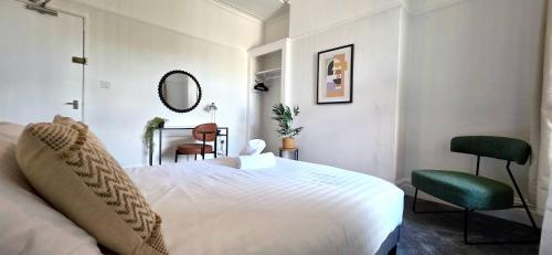Claude Road Apartments by Switchback Stays photo 26