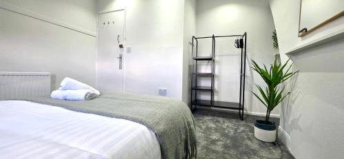 Claude Road Apartments by Switchback Stays photo 32