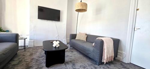 Claude Road Apartments by Switchback Stays photo 43
