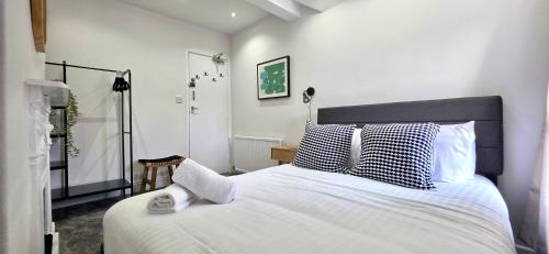 Claude Road Apartments by Switchback Stays photo 39