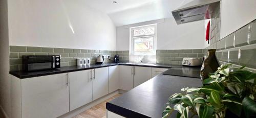 Claude Road Apartments by Switchback Stays photo 42