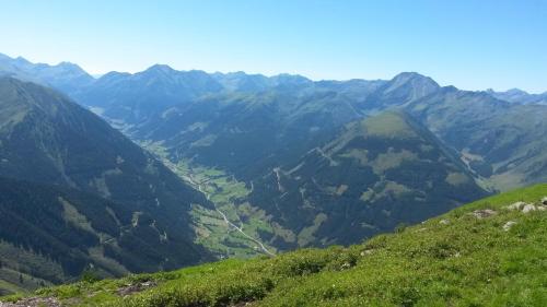 a view of a mountain valley with mountains at Appartement Edelweiss mit Infrarotkabine in Großsölk