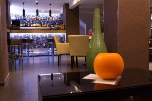 The lounge or bar area at Athens Choice Hotel