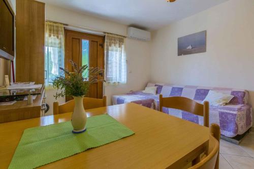 One-Bedroom Apartment Crikvenica 47
