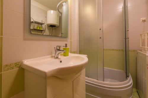 One-Bedroom Apartment Crikvenica 47