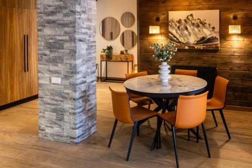 Χώρος καθιστικού στο Winterfell in New Gudauri