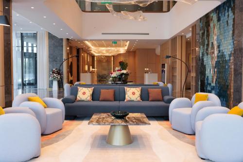 Posezení v ubytování Crowne Plaza Dushanbe by IHG