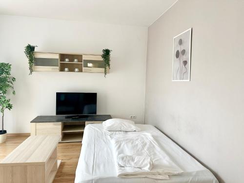 Prime Stay - Deluxe 1 Bedroom Apartment with Balcony