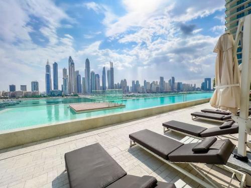 Elegant 1BR at Sunrise Bay with Stunning Palm View