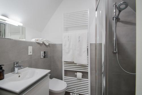 Ένα μπάνιο στο Ferienhaus Gröön Huus