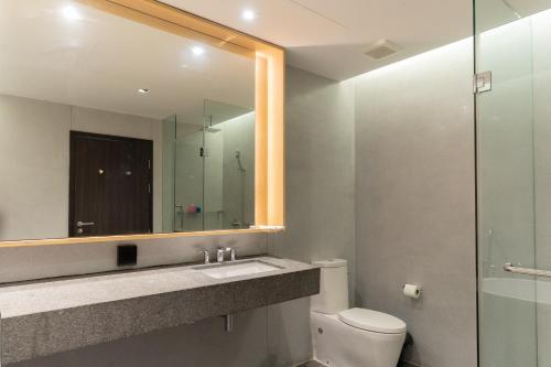 Un baño de Oceanphere Villa by Prop Hopper