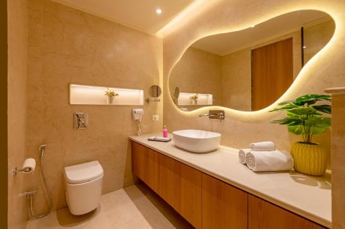 Ένα μπάνιο στο BK Studio And Rooms Near Huda City Centre