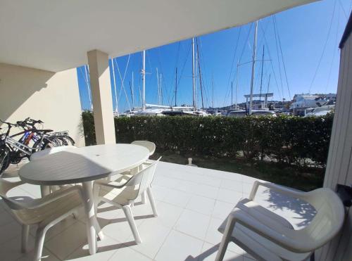 MARCOGVOILE - Golfe de Saint-Tropez - Agréable T2 cabine avec vue sur la marina