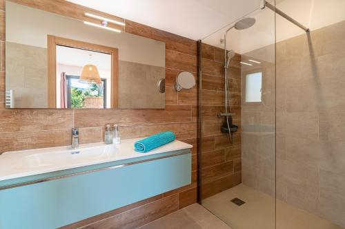 Ένα μπάνιο στο Villa U Veniqui 2 - Piscine privée