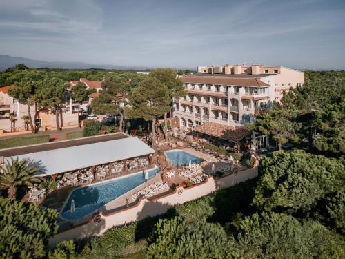 an aerial view of a resort with a swimming pool at Grand Hôtel Du Lido - sur la plage d'Argèles in Argelès-sur-Mer