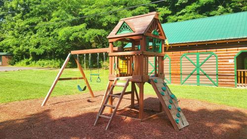 Herní místnost nebo prostor pro děti v ubytování Stepping Stone cabin