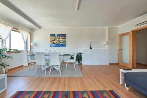 Algarve Ocean Tri-View Luxury Apartment Pool