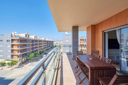 Algarve Ocean Tri-View Luxury Apartment Pool