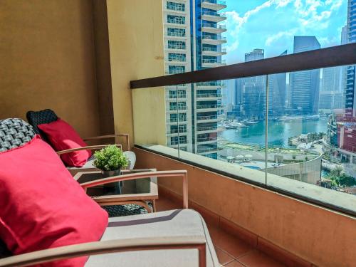 Modern, spacious, Luxe 5BR plus Maid condo in JBR, near JBR Beach, Marina view, By La Buena Vida Holiday Homes