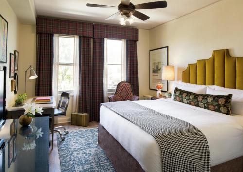 Ένα ή περισσότερα κρεβάτια σε δωμάτιο στο Graduate by Hilton Berkeley